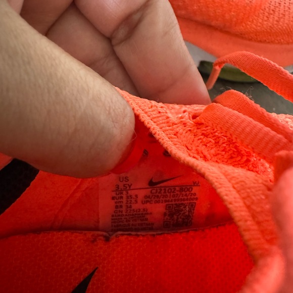 Nike shoes - Picture 6 of 6